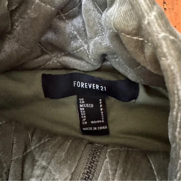 Sage Green Velvet Quilted Shorts and Jacket Matching Set - Picture 6 of 10